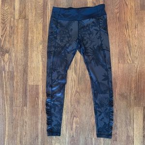 Lululemon Speed Tight Luxtreme Brisk Bloom size 10